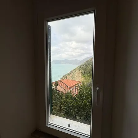 The Orange Garden Corniglia