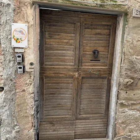 The Orange Garden Corniglia
