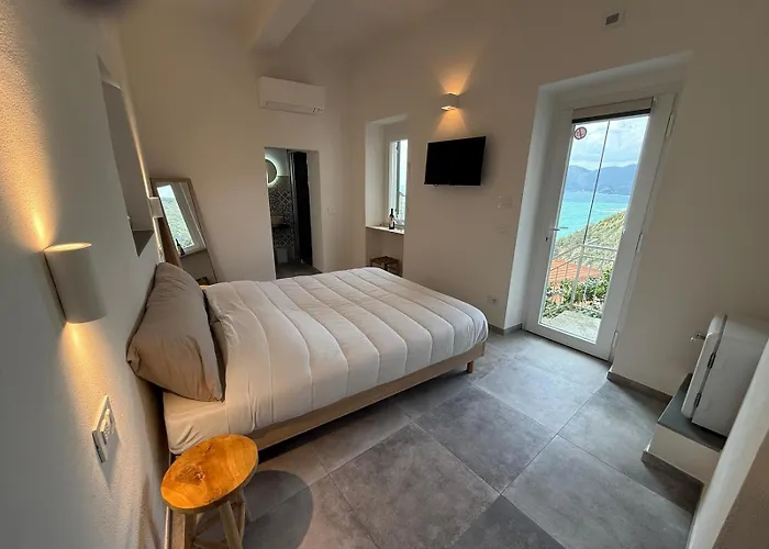 The Orange Garden Corniglia