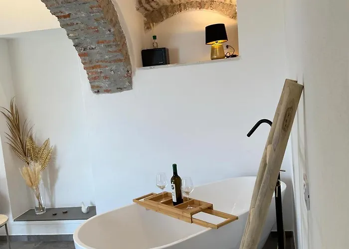 The Orange Garden Gasthuis 4*