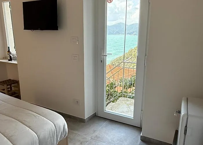 The Orange Garden Corniglia