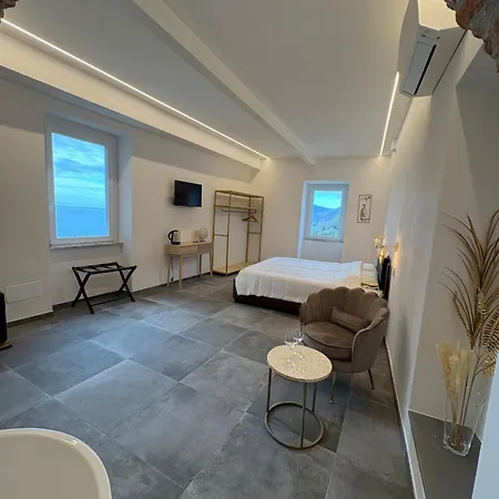 The Orange Garden ゲストハウス コルニリア