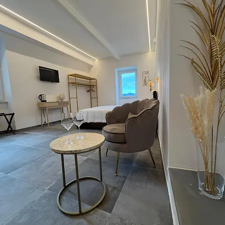 The Orange Garden コルニリア