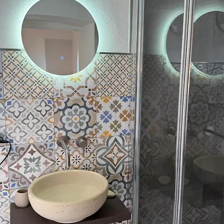 The Orange Garden ゲストハウス コルニリア