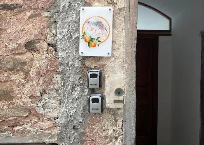 Πανσιόν The Orange Garden